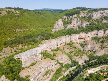 Iskar Nehri ve Boğazı 'ndaki Lakatnik Kayaları' nın hava manzarası, Balkan Dağları, Bulgaristan