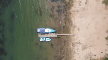 Bulgaristan 'ın Pazardzhik bölgesindeki Batak Reservoir' daki teknelerin hava görüntüsü