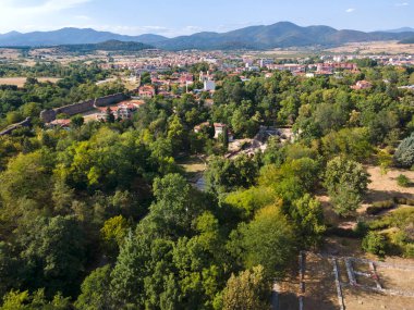 Bulgaristan 'ın Hisarya, Filibe Bölgesi spa beldesinin hava manzarası