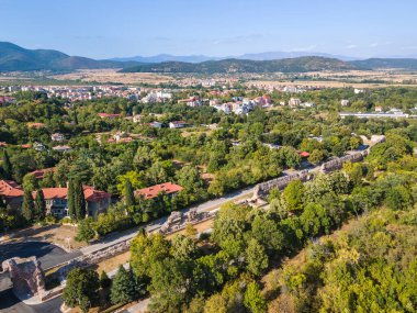 Bulgaristan 'ın Hisarya, Filibe Bölgesi spa beldesinin hava manzarası