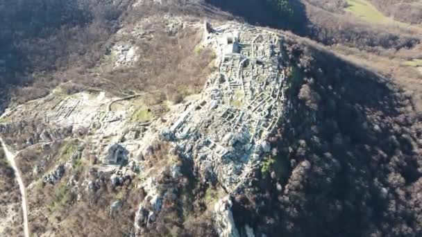 Luftaufnahme Der Ruinen Der Antiken Thrakischen Stadt Perperikon Gebiet Kardzhali — Stockvideo