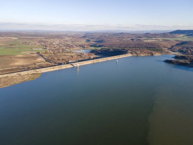 Trakiets Rezervuarı, Haskovo Bölgesi, Bulgaristan 'ın şaşırtıcı hava gün batımı manzarası