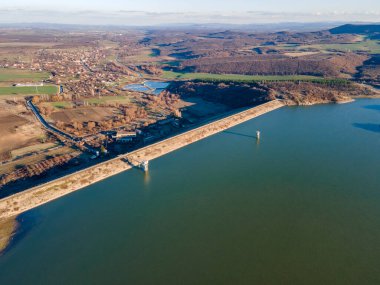 Trakiets Rezervuarı, Haskovo Bölgesi, Bulgaristan 'ın şaşırtıcı hava gün batımı manzarası