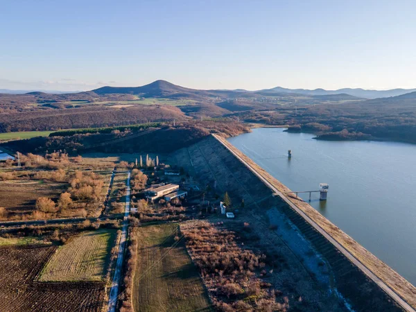 Trakiets Rezervuarı, Haskovo Bölgesi, Bulgaristan 'ın şaşırtıcı hava gün batımı manzarası