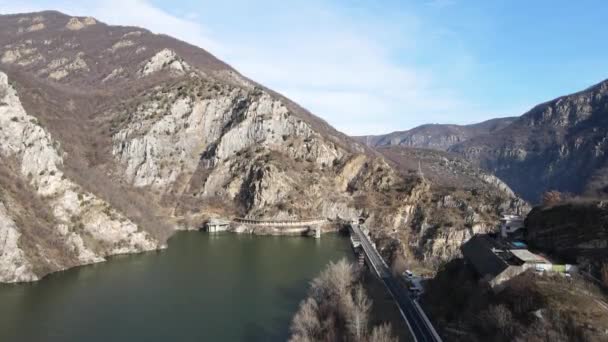 保加利亚普罗夫迪夫地区Rhodopes山Krichim水库大坝的空中景观 — 图库视频影像