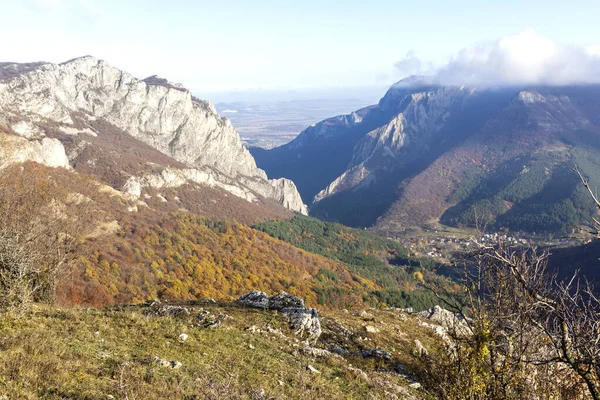 Increíble Paisaje Otoñal Las Montañas Balcánicas Paso Vratsata Bulgaria — Foto de Stock