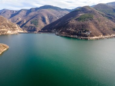 Bulgaristan 'ın Vacha Barajı (Antonivanovtsi) Barajı, Rodop Dağları, Filibe Bölgesi