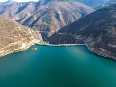 Bulgaristan 'ın Vacha Barajı (Antonivanovtsi) Barajı, Rodop Dağları, Filibe Bölgesi
