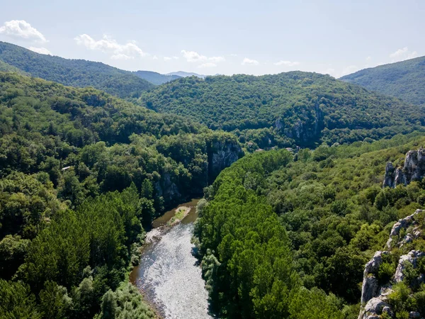 保加利亚巴尔干山脉Iskar River Gorge的空中景观 — 图库照片