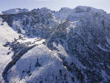 Kupens ve Orlovets 'in kış manzarası, Rila Dağı, Bulgaristan