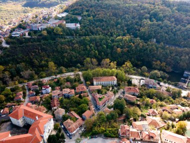 Bulgaristan 'ın Veliko Tarnovo kentinin şaşırtıcı hava manzarası
