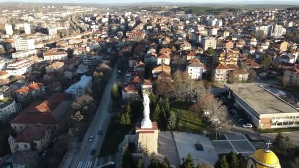 Flygfoto Över Det Största Monumentet Jungfru Maria Världen Staden Haskovo — Stockvideo