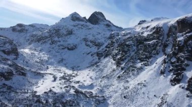 Bulgaristan 'ın Rila Dağı' ndaki Malyovitsa zirvesinin hava manzarası