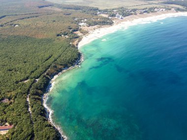 Bulgaristan 'ın Burgaz Bölgesi Primorsko' nun Güney Sahili 'nin şaşırtıcı hava manzarası