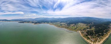 Bulgaristan 'ın Pazardzhik bölgesinin Batak Barajı' nın hava panoramik manzarası