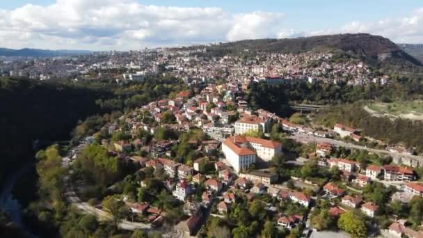 ブルガリアのヴェリコ タルノヴォの素晴らしい空中風景 — ストック動画