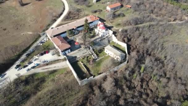 Vista Aérea Del Monasterio Medieval Kuklen Dedicado Los Santos Cosmas — Vídeo de stock