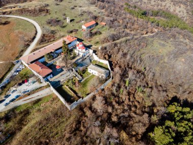 Bulgaristan 'ın Filibe Bölgesi, Aziz Cosmas ve Damyan' a adanmış Ortaçağ Kuklen Manastırı 'nın hava manzarası