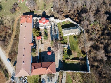 Bulgaristan 'ın Filibe Bölgesi, Aziz Cosmas ve Damyan' a adanmış Ortaçağ Kuklen Manastırı 'nın hava manzarası