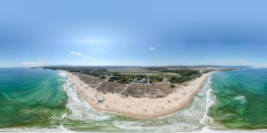 Bulgaristan 'ın Burgaz Bölgesi Primorsko' nun Güney Sahili 'nin şaşırtıcı hava manzarası