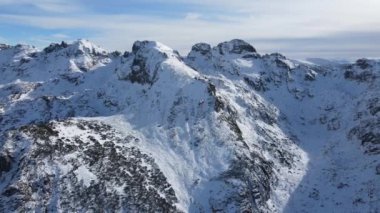 Kupens ve Orlovets 'in kış manzarası, Rila Dağı, Bulgaristan