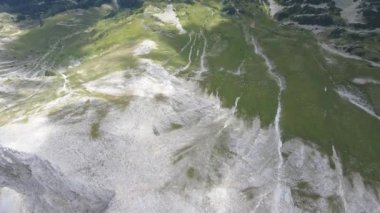 Vihren Tepesi 'nin hava manzarası, Pirin Dağı, Bulgaristan