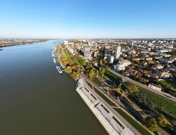 Bulgaristan 'ın Tuna Nehri ve Rusçuk Kenti' nin şaşırtıcı hava manzarası