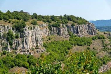 Bulgaristan 'ın Zasele kasabası yakınlarındaki Stara Planina Dağı' nın muhteşem manzarası