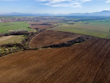 Bulgaristan 'ın Filibe Bölgesi' nin Asenovgrad kenti yakınlarındaki Yukarı Trakya Ovası 'nın Hava Günbatımı manzarası