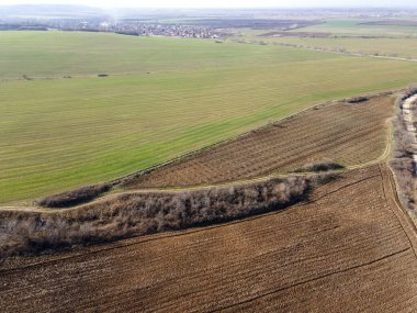 Bulgaristan 'ın Filibe Bölgesi' nin Asenovgrad kenti yakınlarındaki Yukarı Trakya Ovası 'nın Hava Günbatımı manzarası