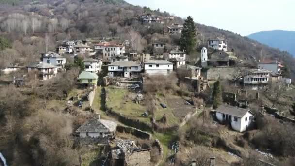 Veduta Aerea Del Villaggio Del Kosovo Con Autentiche Case Ottocentesche — Video Stock