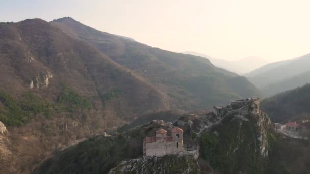 Vista Aérea Las Ruinas Fortaleza Medieval Asen Asenovgrad Región Plovdiv — Vídeos de Stock