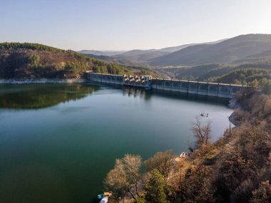 Topolnitsa Barajı 'nın hava manzarası, Sredna Gora Dağı, Bulgaristan