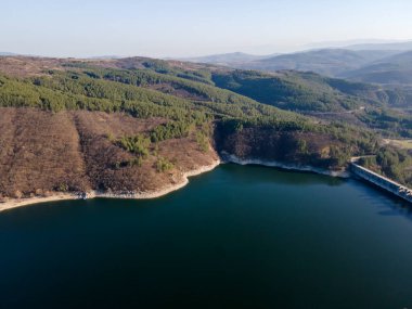 Topolnitsa Barajı 'nın hava manzarası, Sredna Gora Dağı, Bulgaristan