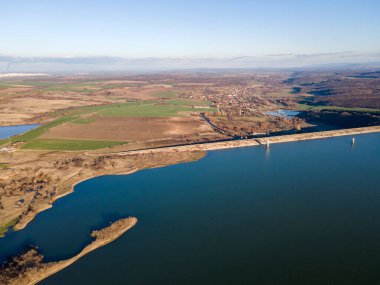 Trakiets Rezervuarı, Haskovo Bölgesi, Bulgaristan 'ın şaşırtıcı hava gün batımı manzarası