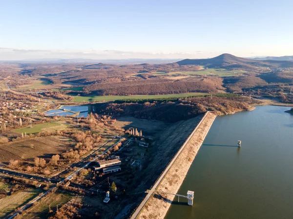 Trakiets Rezervuarı, Haskovo Bölgesi, Bulgaristan 'ın şaşırtıcı hava gün batımı manzarası