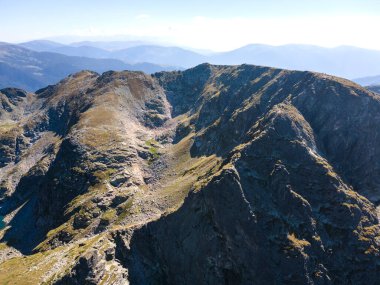 Malyovitsa zirvesinin havadan görünüşü, Rila Dağı, Bulgaristan