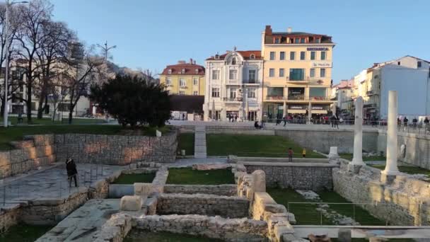 Plovdiv Bulgaria Февраля 2021 Вид Древние Руины Центральной Площади Города — стоковое видео