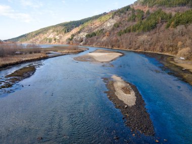 Bulgaristan 'ın başkenti Sofya' daki Pancharevo Gölü 'nün kış manzarası
