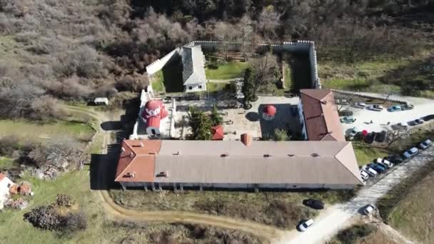 Vista Aérea Del Monasterio Medieval Kuklen Dedicado Los Santos Cosmas — Vídeos de Stock