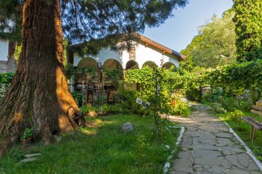 Ortaçağ Osenovlag Manastırı, Yedi Taht Manastırı, Sofya bölgesi, Bulgaristan olarak bilinen Aziz Mary 'ye adanmıştır.