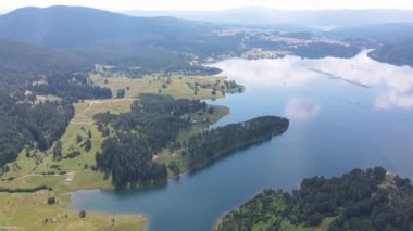 Bulgaristan 'ın Smolyan Bölgesi, Dospat Reservoir hava manzarası