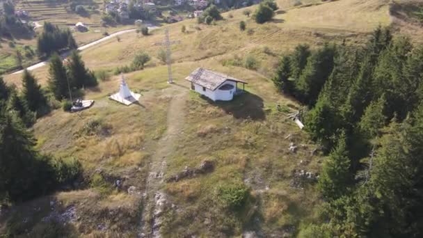 Vista Aerea Delle Montagne Rodopi Villaggio Stoykite Vicino Località Pamporovo — Video Stock