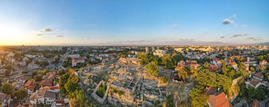 Bulgaristan 'ın Filibe kentinin şaşırtıcı hava gün batımı manzarası