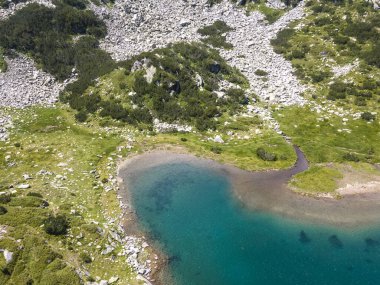 Balık Banderitsa Gölü, Pirin Dağı, Bulgaristan 'ın şaşırtıcı hava manzarası