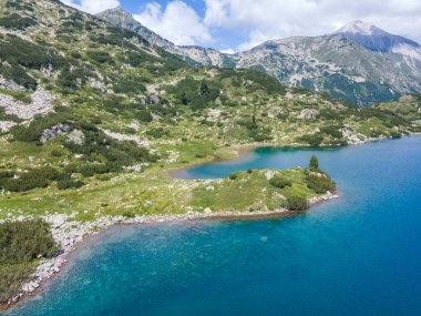 Balık Banderitsa Gölü, Pirin Dağı, Bulgaristan 'ın şaşırtıcı hava manzarası