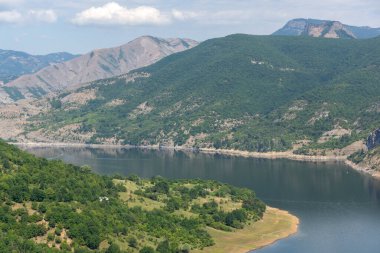 Bulgaristan 'ın Arda Nehri kıvrımlı ve Kardzhali Barajı' nın inanılmaz manzarası