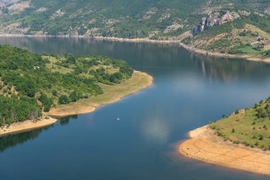 Bulgaristan 'ın Arda Nehri kıvrımlı ve Kardzhali Barajı' nın inanılmaz manzarası