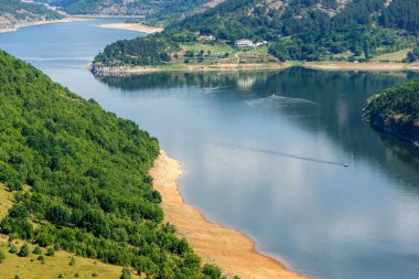Bulgaristan 'ın Arda Nehri kıvrımlı ve Kardzhali Barajı' nın inanılmaz manzarası
