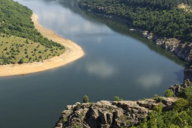 Bulgaristan 'ın Arda Nehri kıvrımlı ve Kardzhali Barajı' nın inanılmaz manzarası